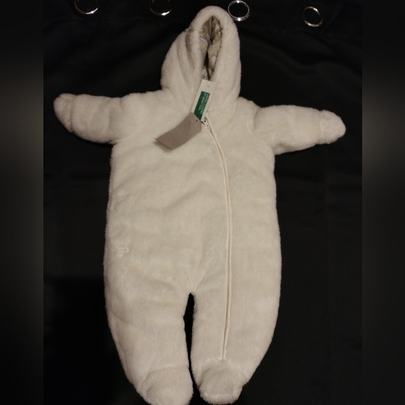 UNITED COLORS OF BENETTON BABIES UNISEX WHITE PLUSH 1 piece SNOWSUIT SZ. 3/6M - Picture 5 of 10